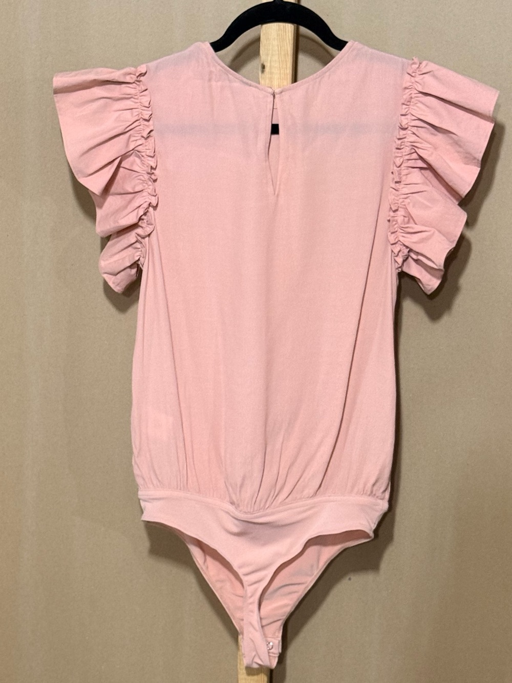 NWT Express Dusty Pink Ruffle Sleeve Bodysuit - Picture 4 of 5